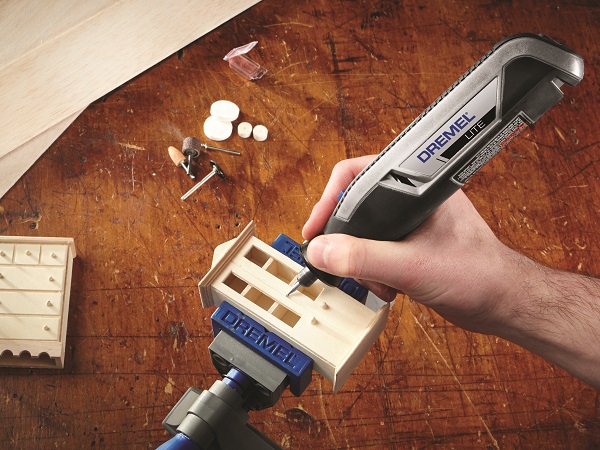 model making, carving, engraving, wood working, wood models, 