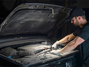The EDC flashlight for automotive repair and daily use