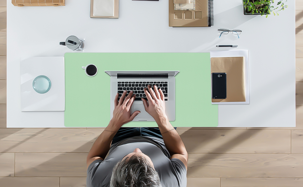 green desk mat