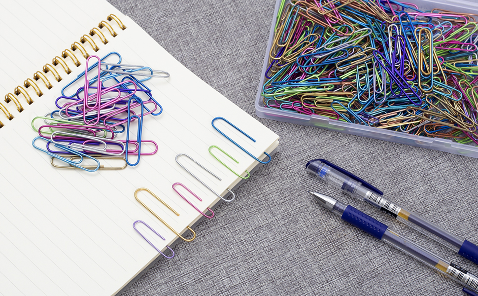 Medium and Jumbo paper clips