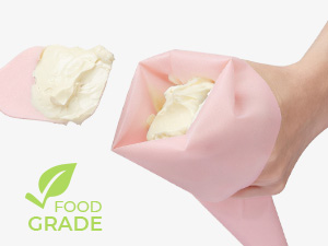 piping bags and tips set