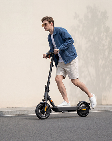 Electric Scooter | 28/19Miles Range | Up to 20MPH | 550W/500W Motor
