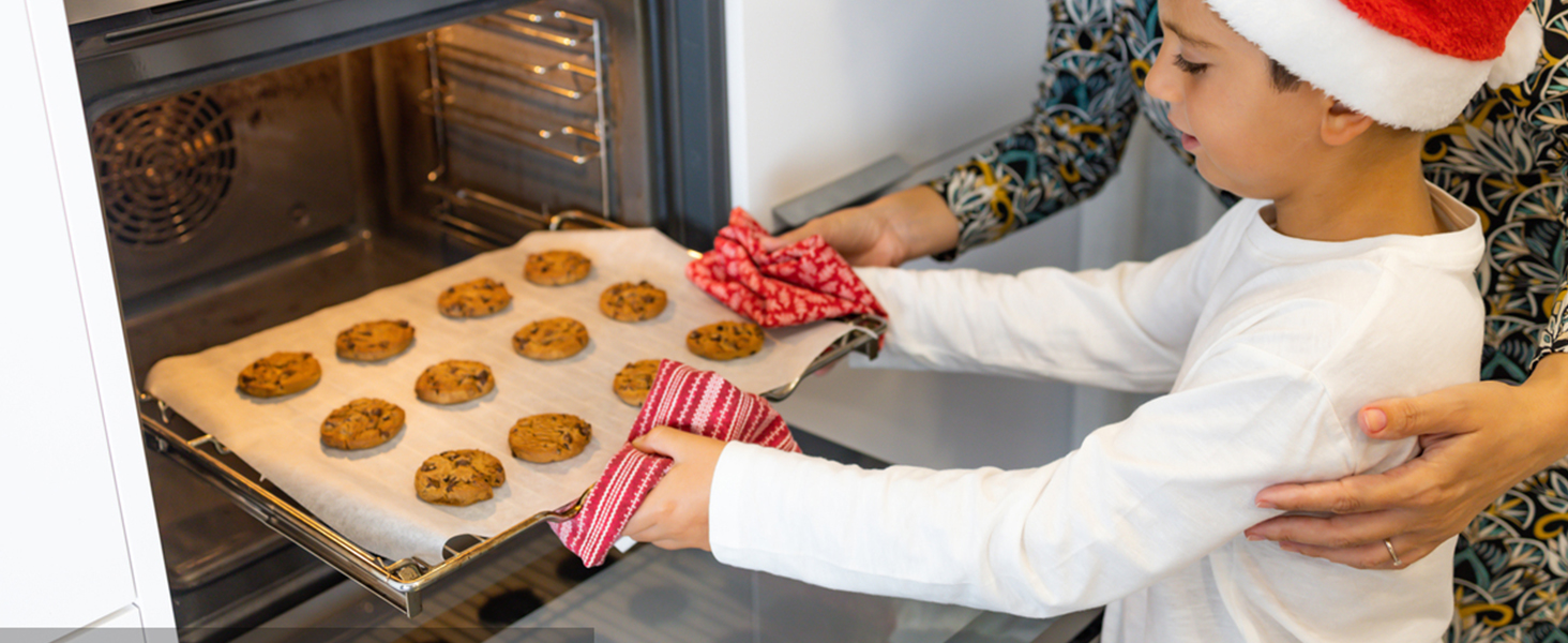 Bake cookies