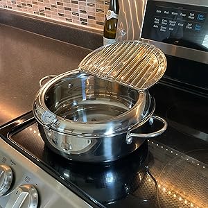 Saltals Fryer pot on Stove