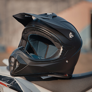 atv helmet color black