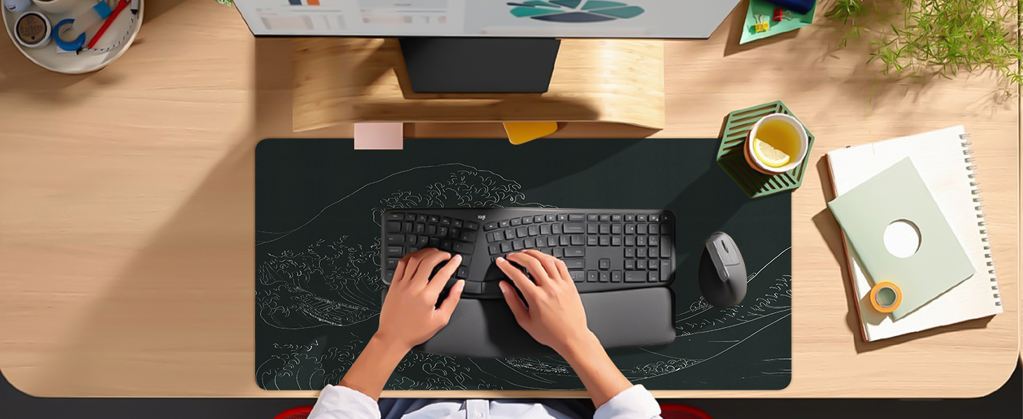 black mouse pad