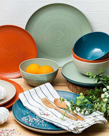 Zak Designs American Convetional melamine dinnerware plates and bowls in various colors