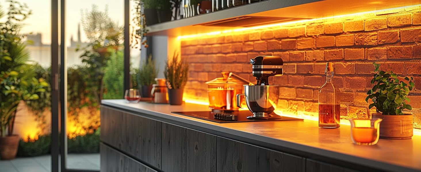 The application of UVTaoYuan lamp belt in family bar