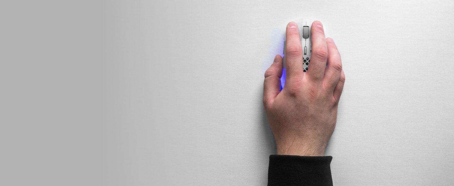 Hand on mouse demonstrating wrist support