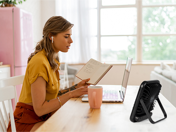 Small Desk Fan Quiet Battery Powered