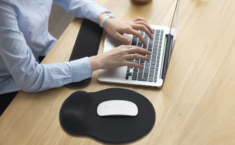Ergonomic mouse pad set