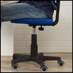 Close-up of an office chair base with blue seat cushion. Features include a black 5-star base, wheels, and height adjustment mechanism.