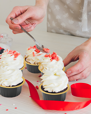 Mini Cake Pans with Lids