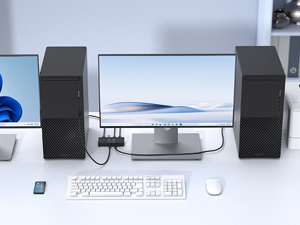 USB 3.0 switch with dual USB-A and USB-C ports for high-speed connectivity