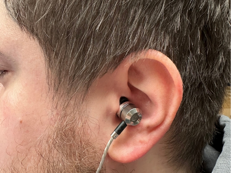 in ear earbud headphones