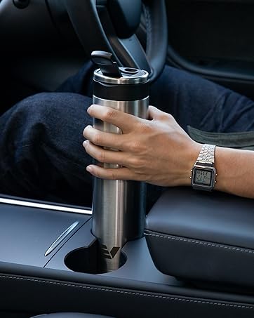 Ever Vessel Super Maxi Water Bottle in car cup holder