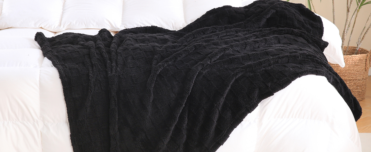BLACK BLANKET