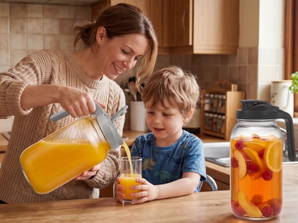 Glass Pitchers with Lid