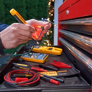 fluke, electrical tester, voltalert, voltage detector