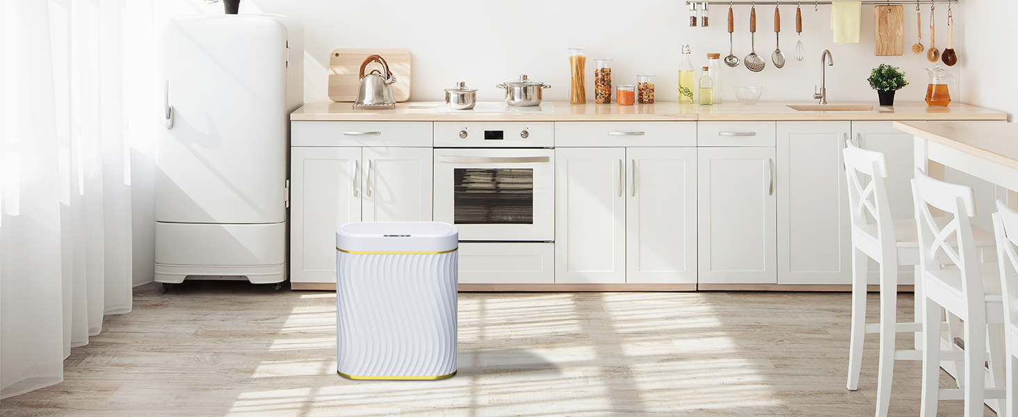 Bathroom Small Trash Can with Lid