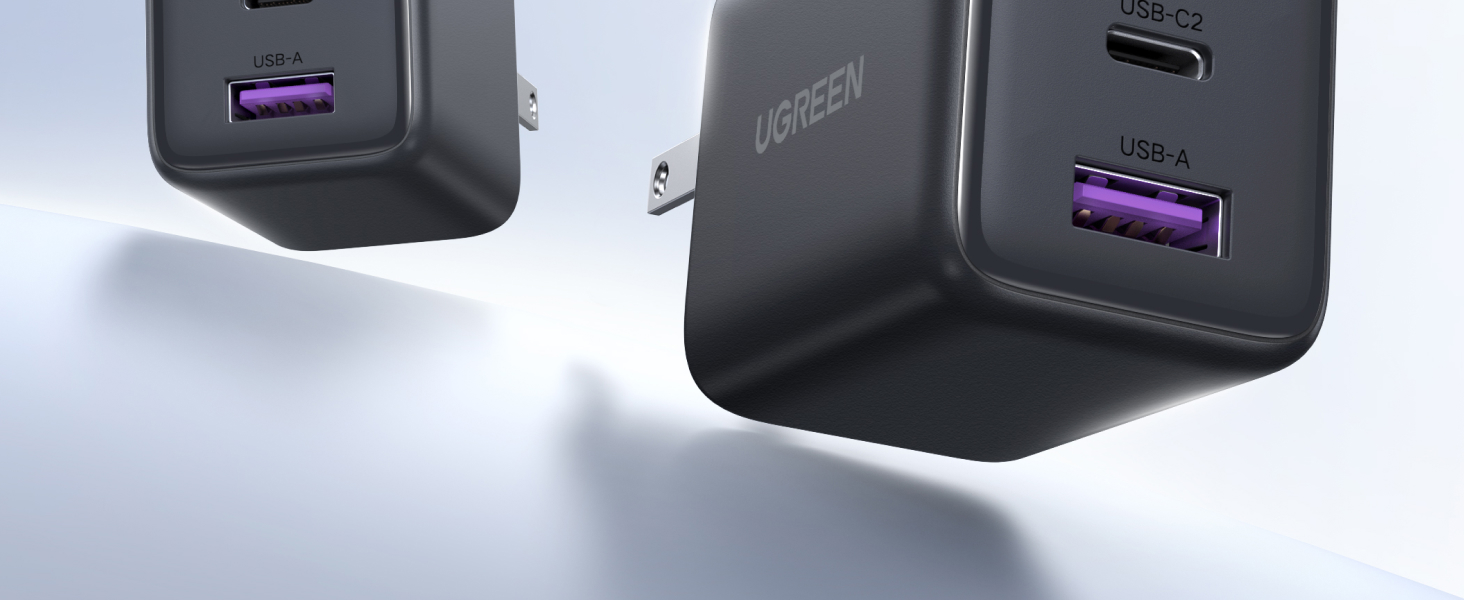 ugreen 30w fast charger showing