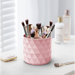 desk decor aesthetic