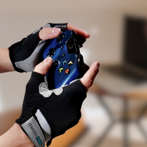 Onissi gaming gloves give you not only gamer grip for sweaty hands but also elevated comfort.