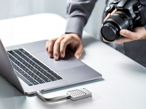 magnetic ssd reader case usb3.2gen2x1 10Gbps hard drive adapter holder excellent heat disapption