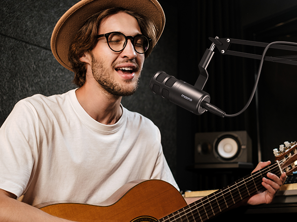 Podcast dynamic microphone
