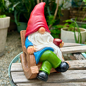 gnomes statue