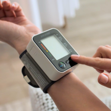 automatic wrist bp monitor