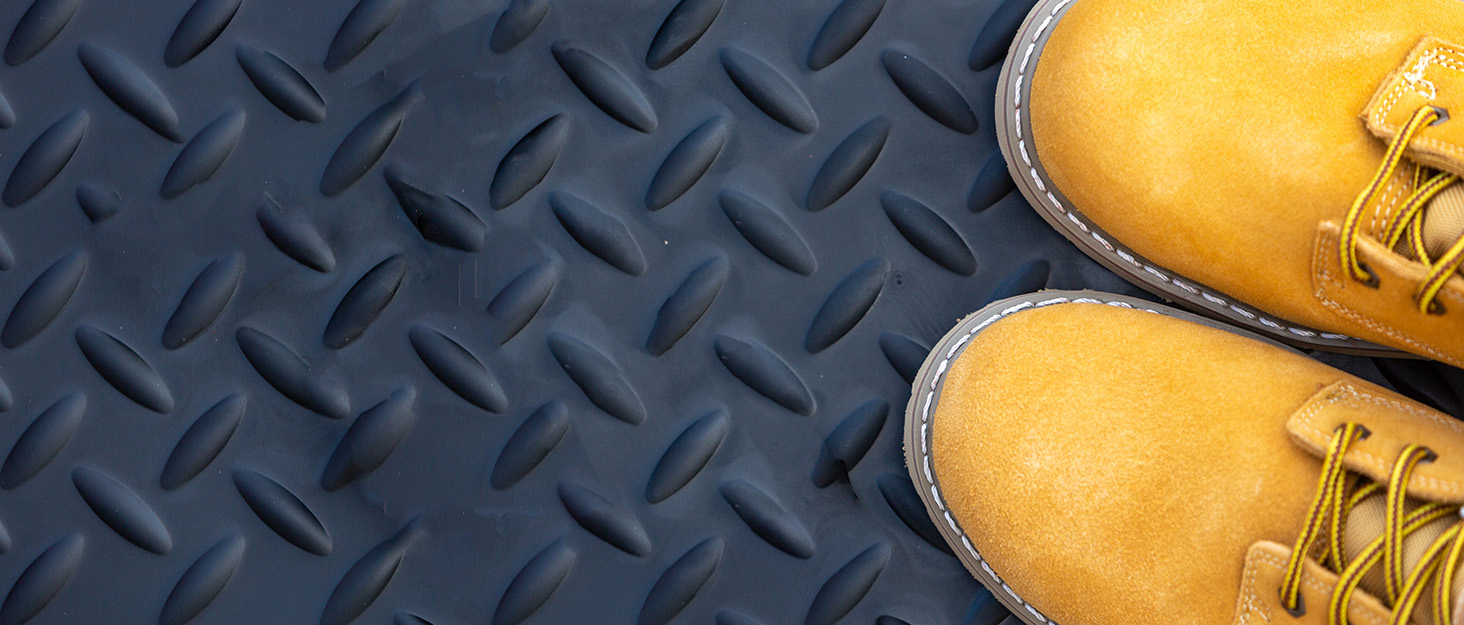 JobSite boot tray with work boots