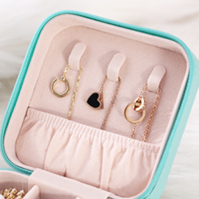 Travel jewelry box