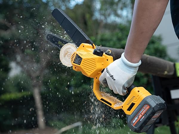cordless chainsaw