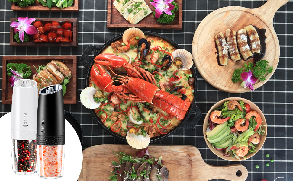 Salt and pepper grinder set