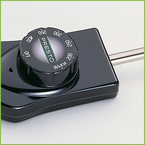 Control Master heat control maintains proper cooking temperature automatically.