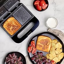 Uncanny Brands Peanuts Grilled Cheese Maker - Make Snoop and Woodstock Sandwiches