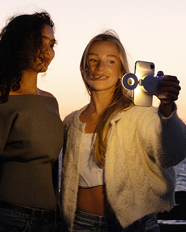 KraftGeek Magnetic Selfie Light for iPhone
