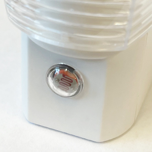 dusk to dawn sensor night light