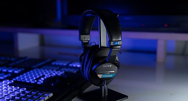 Dynamic closed-back design