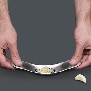 Rocker Garlic Crusher