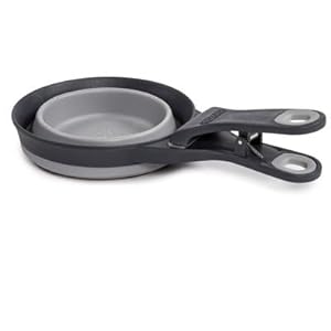 Dog food, dog food scoop, pet food scoop, pet food portions, dog food clip, dog food saver