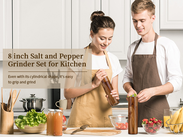 salt and peppe grinder set