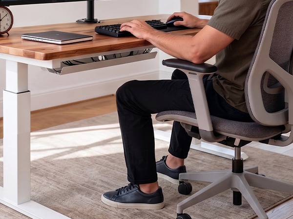 Quad monitor mount