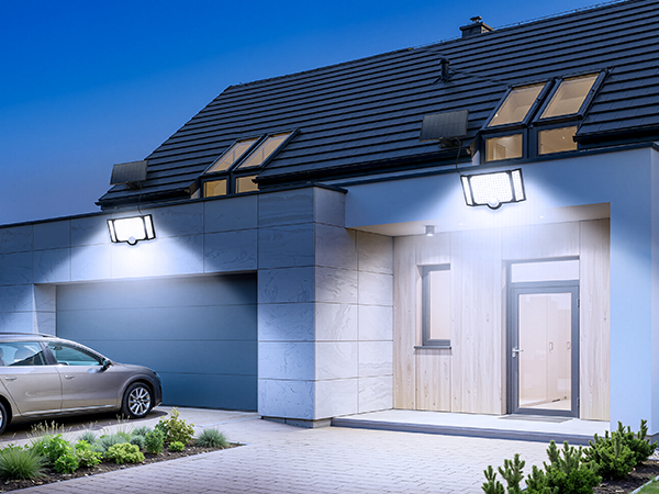 solar powered flood lights outdoor