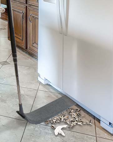 under appliance cleaning tool