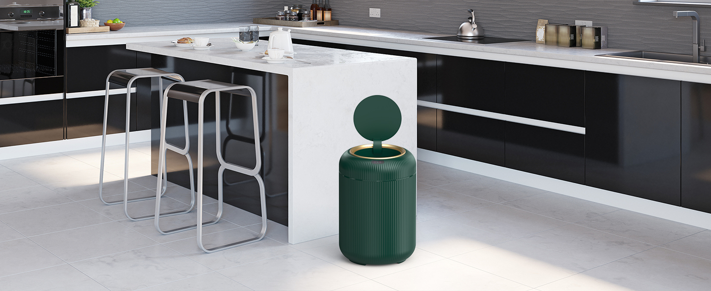 small garbage can with lid