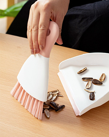 Dustpan and Brush Set