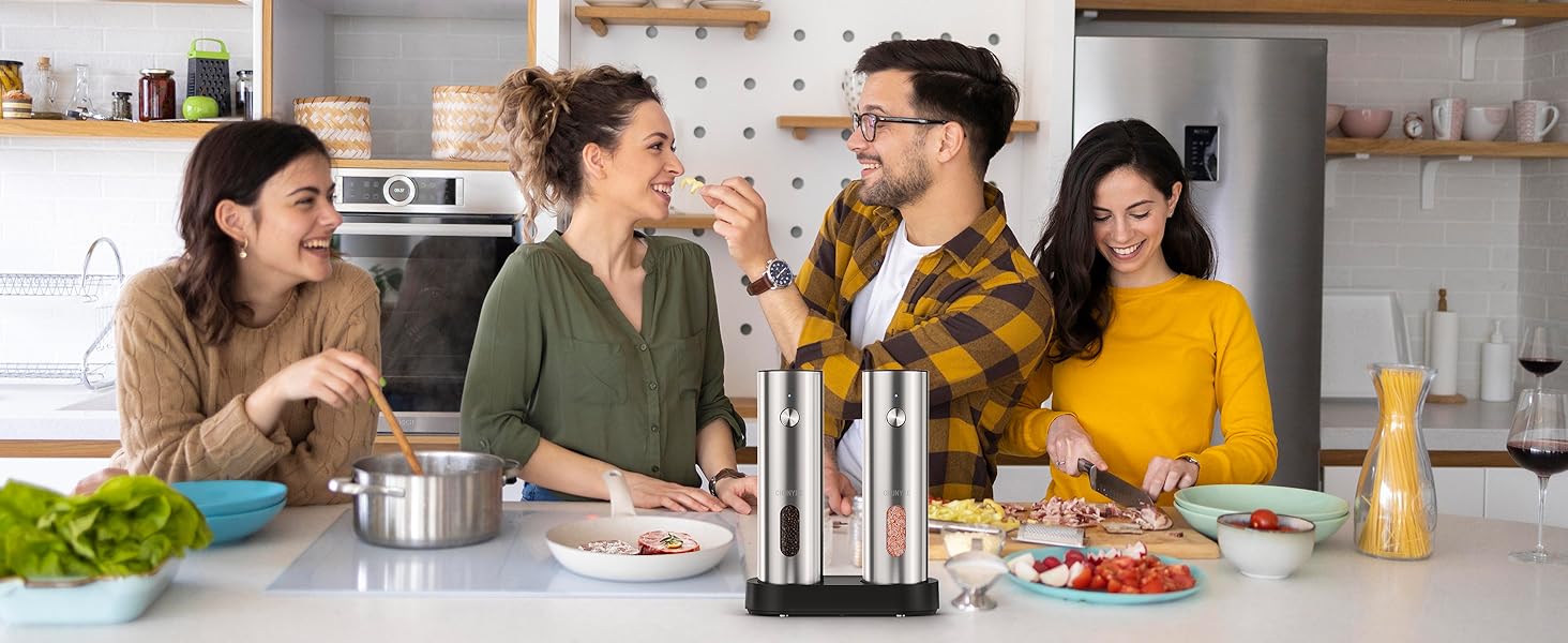 salt and pepper grinder set