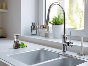 salt and pepper grinder set